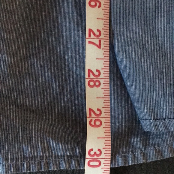 NWOT Men’s long-sleeved button down collared shirt blue/light pinstripe - Picture 8 of 8